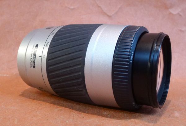 a089 MINOLTA AF ZOOM 75-300ｍｍ 1:4.5(32)-5.6 レンズ オートフォーカス サイズ：約 直径6.5×高さ14ｃｍ /60_画像4