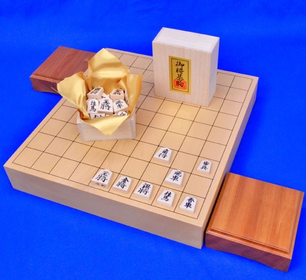 将棋セット　本桂2寸一枚板卓上将棋盤セット【特売品】(将棋駒白椿上彫駒)【囲碁将棋専門店の将碁屋】_画像1