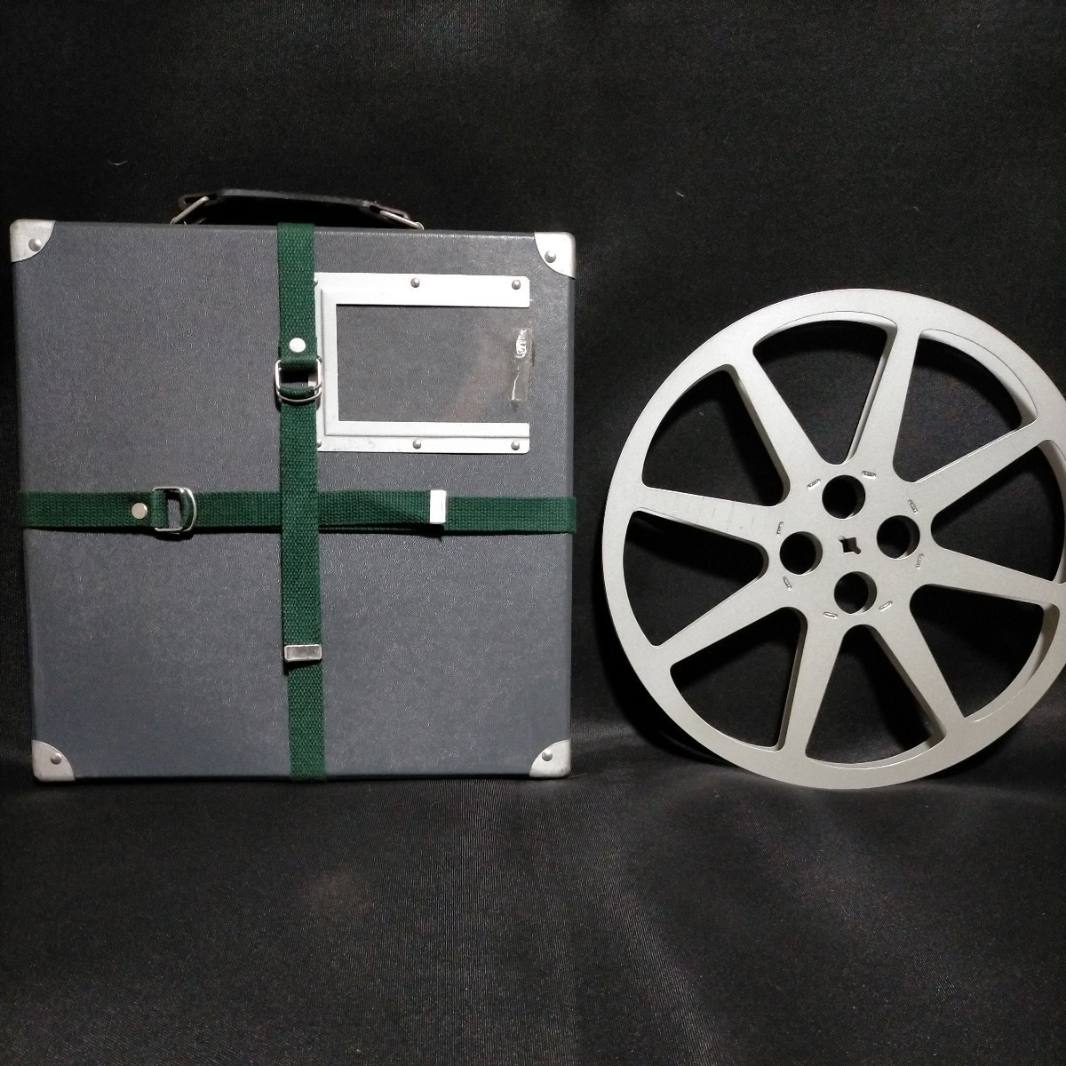 16mmフィルム　リール3本とケース3個のセット　16ミリ　直径30cm 約1200フィート _画像5