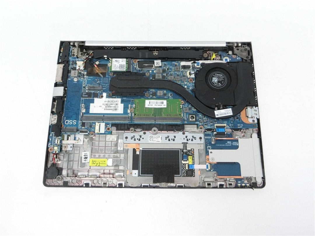 中古　HP　830　G5　Core8世代I7　メモリ4GB　 13型 　通電しません　　ノートパソコン　詳細不明/ジャンク品　送料無料_画像6