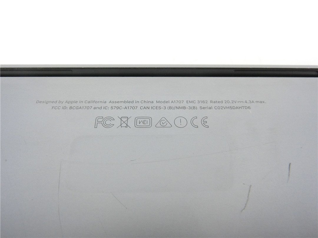 中古　MacBookPRO　A1707　本体止めネジとマザーボードなど欠品 　　詳細不明　ノートPCパソコン　ジャンク品　送料無料_画像8