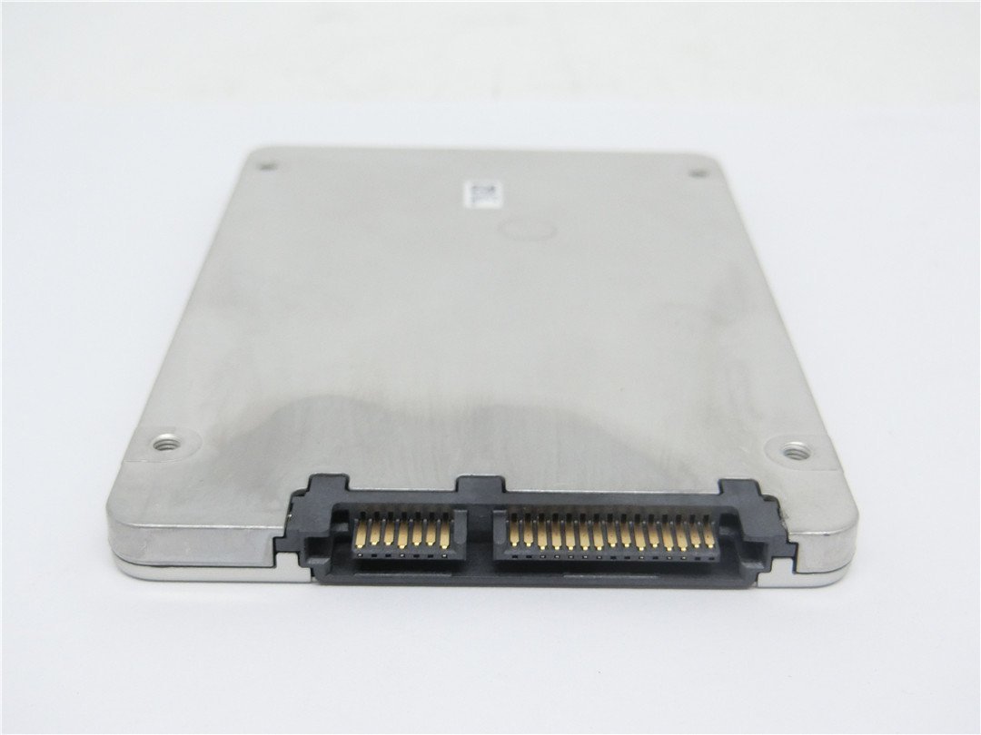 ☆中古品　Intel SSD D3-S4510 SSDSC2KB038T8　 SSD3.84TB 　 SATA 6Gb/s 2.5 送料無料　_画像3