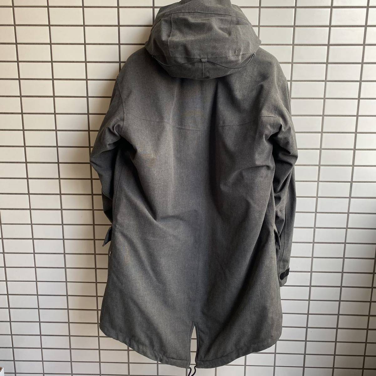 ホグロフス シルヤンパーカ グレー Sサイズ HAGLOFS SILJAN PARKA ボア　中綿　ジャケット アウトドア モッズコート　マウンテンパーカー_画像4