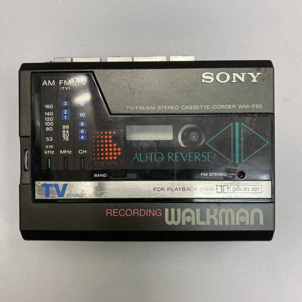 TR88 ラジオOK SONY WM-F85 WALKMAN ポータブルラジオカセットレコーダー カセットウォークマン ソニー ポータブルカセットプレーヤー _画像1