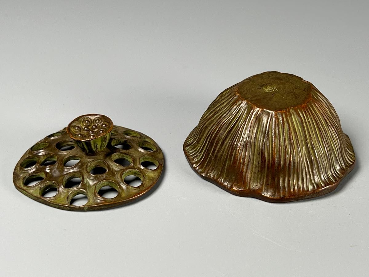 香道具 古銅 蓮華形 極細工 小型 香炉 在銘 銅製 中国美術 仏具 細工 古玩