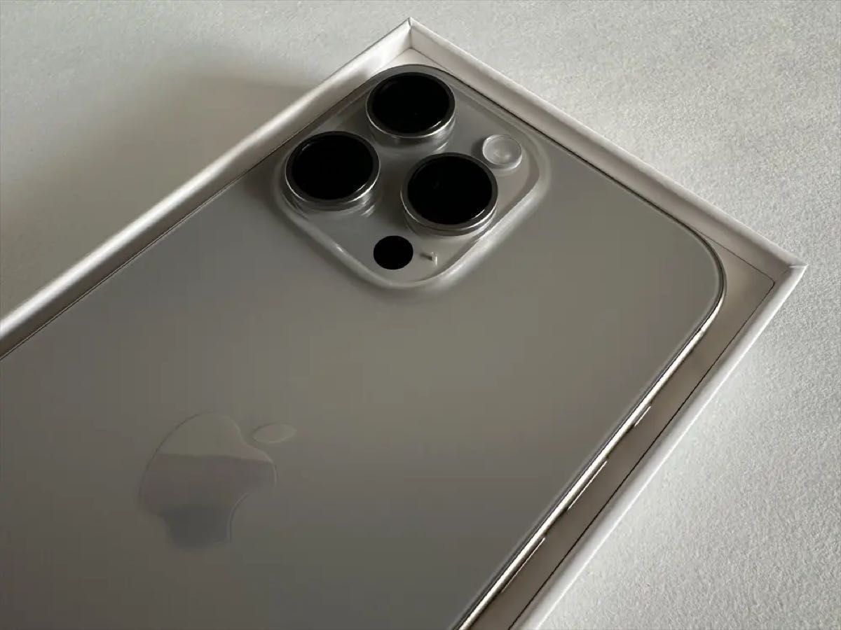 新品同様】iPhone 15 Pro Max 256GB ナチュラルチタニウム【ほぼ 新品同様】iPhone 15 Pro Max 256GB ナチュラルチタニウム【ほぼ