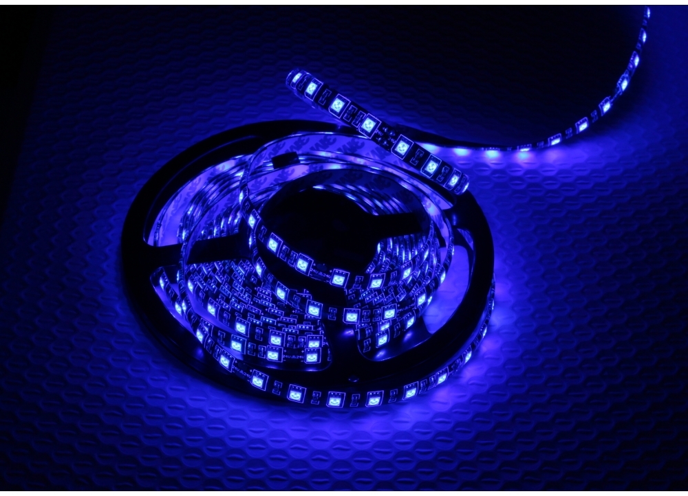 24V LEDテープライト 防水 24V ブルー発光　黒ベース 5m ロールLED チューブライト カット可能　ドレスアップ　高輝度　両端配線_画像4