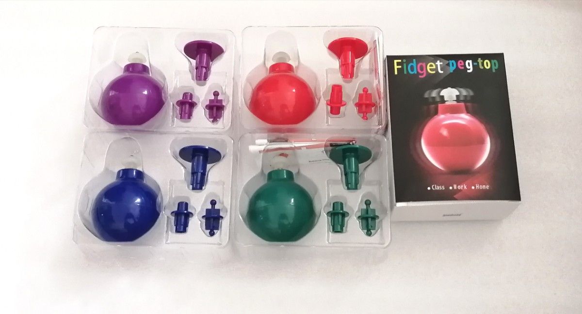 こま　コマ　ハンドスピナー　フィジェット　フィジェットトイ　紫赤緑青　4色セット　プラスチック　おもちゃ　玩具