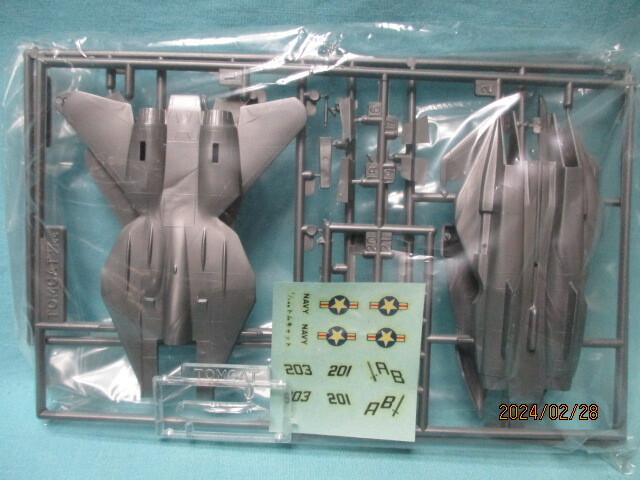 当時物 旧パケ 1/144 Crown/クラウン グラマン F-14A トムキャット 未開封/現状品 定形外220円 エフトイズ Jウイング レベル