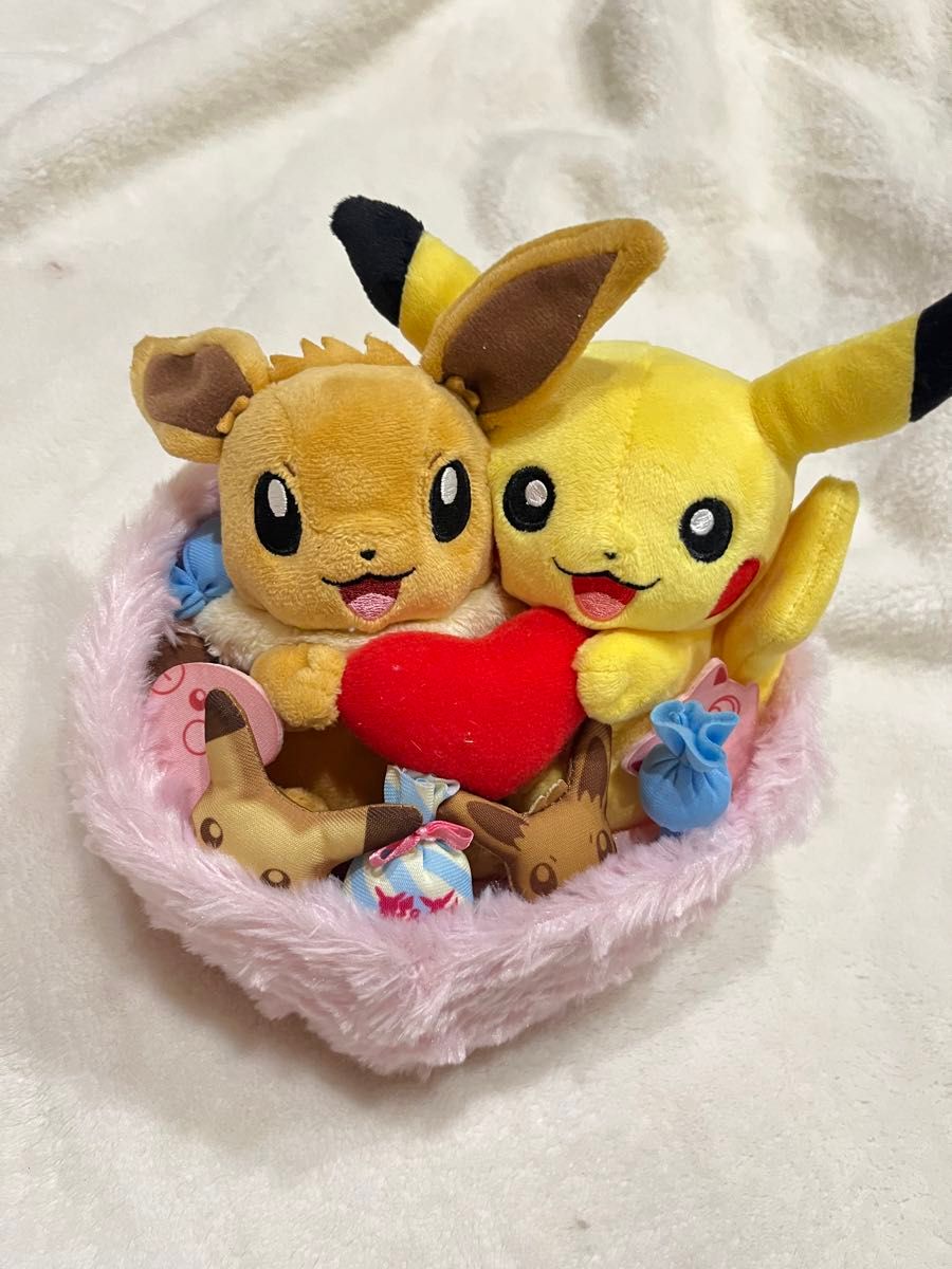 ポケモン ぬいぐるみ ポケモンセンター　ピカチュウ　イーブイ