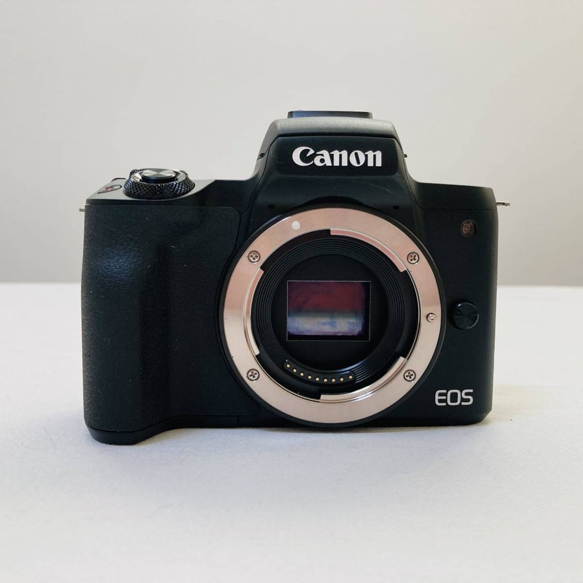 【極美品】Canon EOS Kiss M2 レンズキットEF-M15-45STM人気のブラック ミラーレス一眼レフカメラ標準レンズ　黒ブラック_画像4