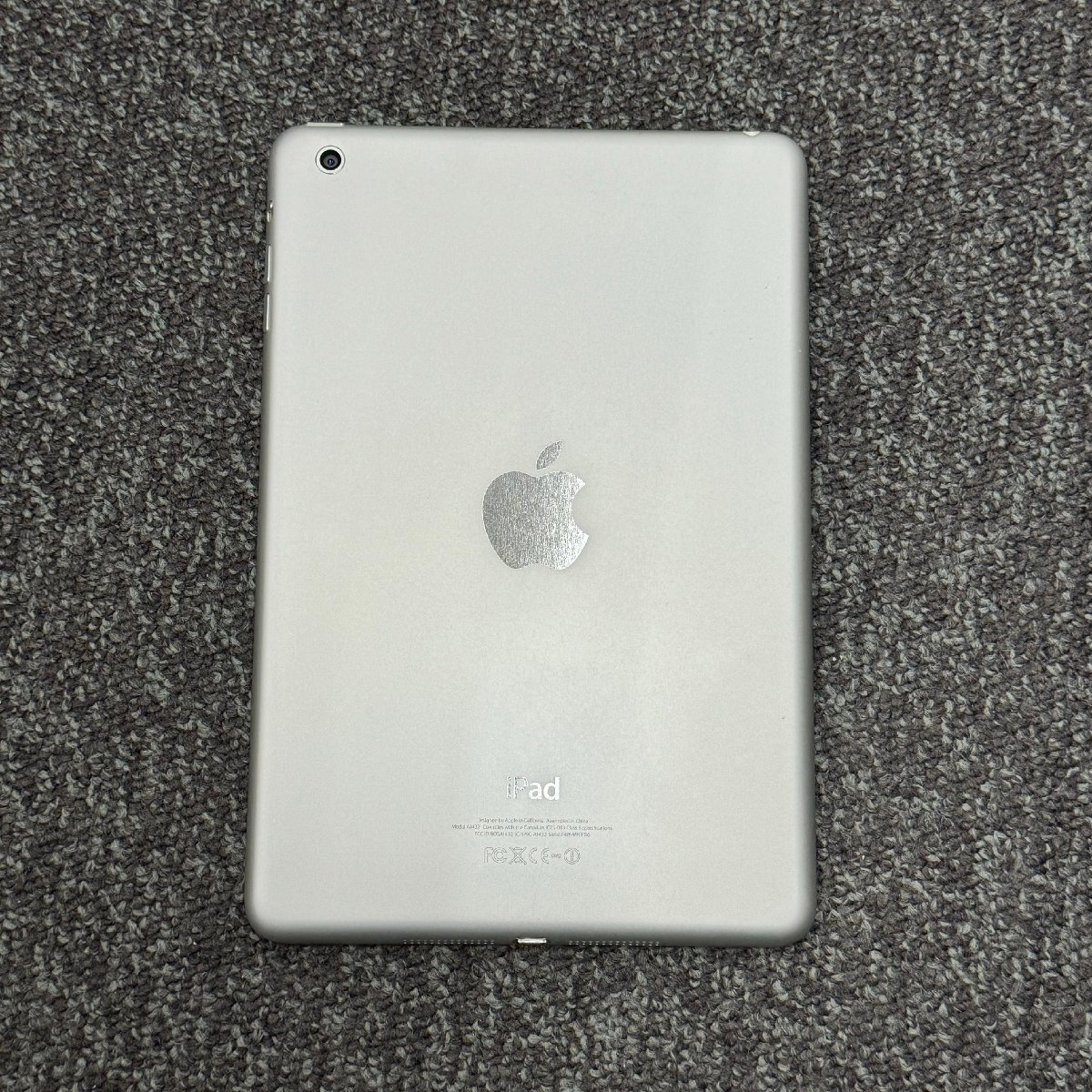 ★ジャンク品★Apple アップル iPad mini 第1世代 MD531J/A WiFiモデル 16GB ホワイト＆シルバー A1432_画像2
