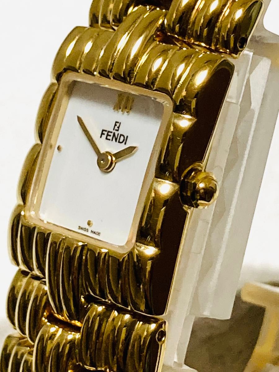極美品！　希少　FENDI フェンディ 電池新品　ゴールド　レディース腕時計