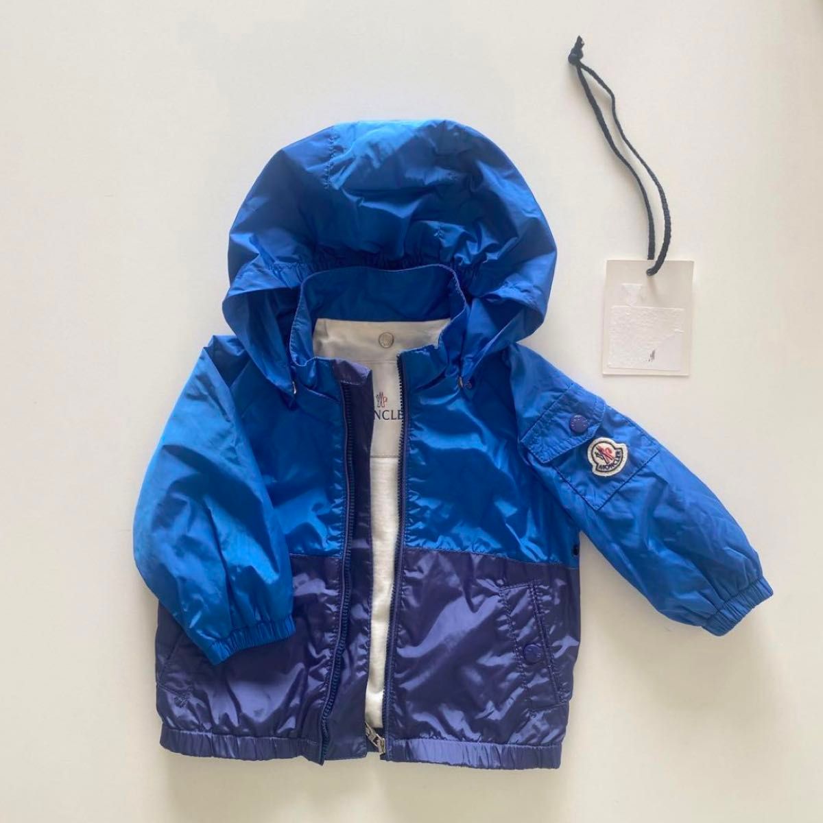 美品 MONCLER ナイロン パーカー 男の子 フード 6/9m