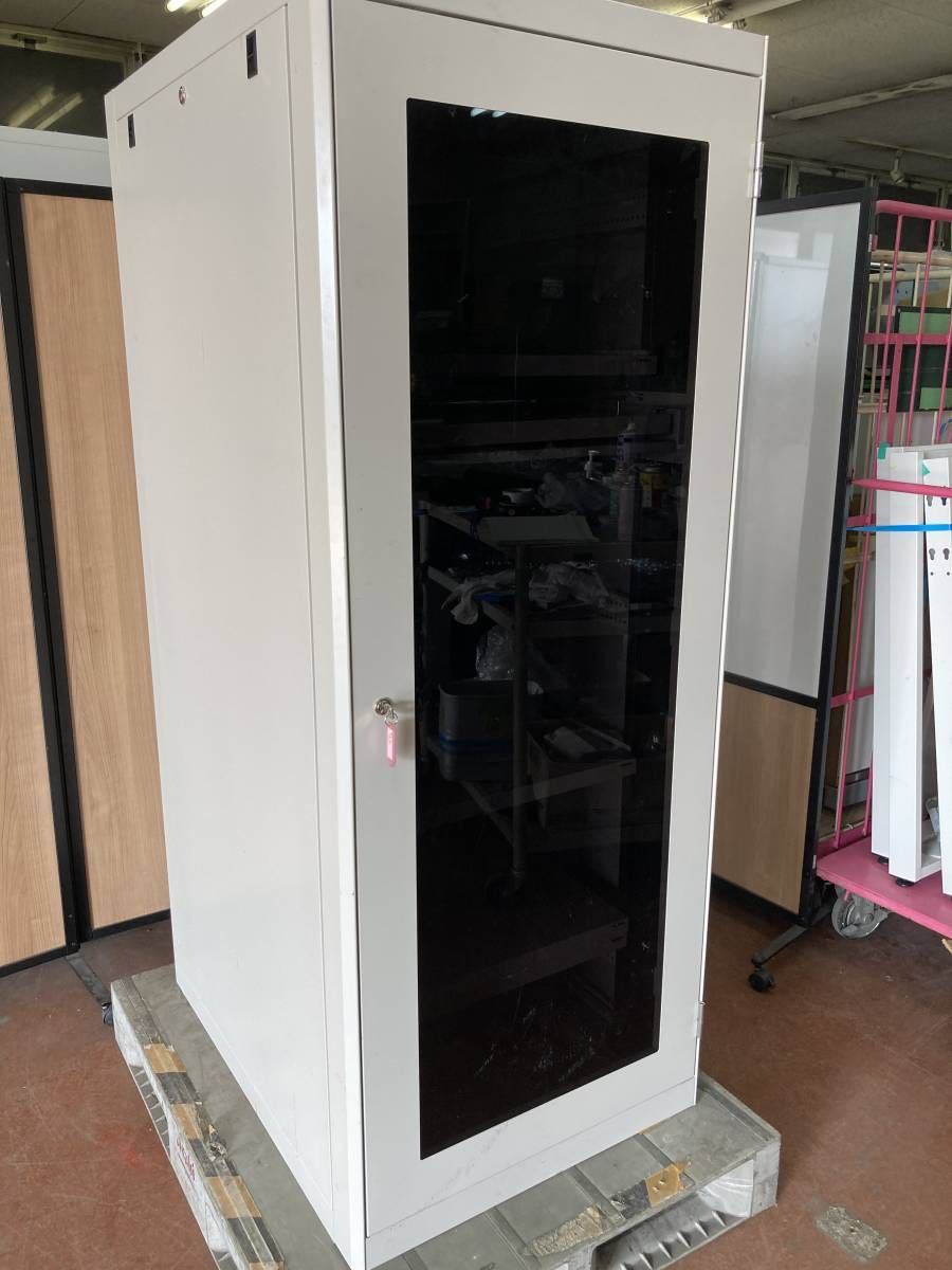 オカムラ サーバーラック W700XD900XH1750 中古 システムラック