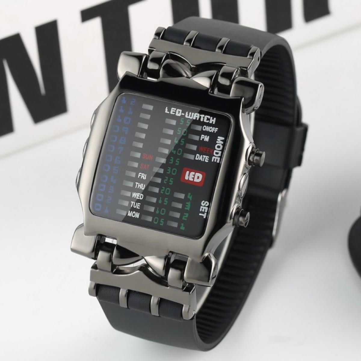新品 スクエアデジタルウオッチ LEDデザインウォッチ LEDライト腕時計 新品未使用 ブラック メンズ腕時計