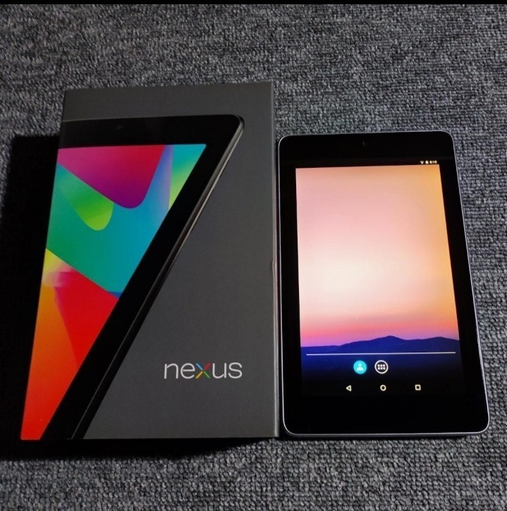 ASUS Nexus7-16G カスタムROM導入済み 急速器+充電スタンド+黒革ケース