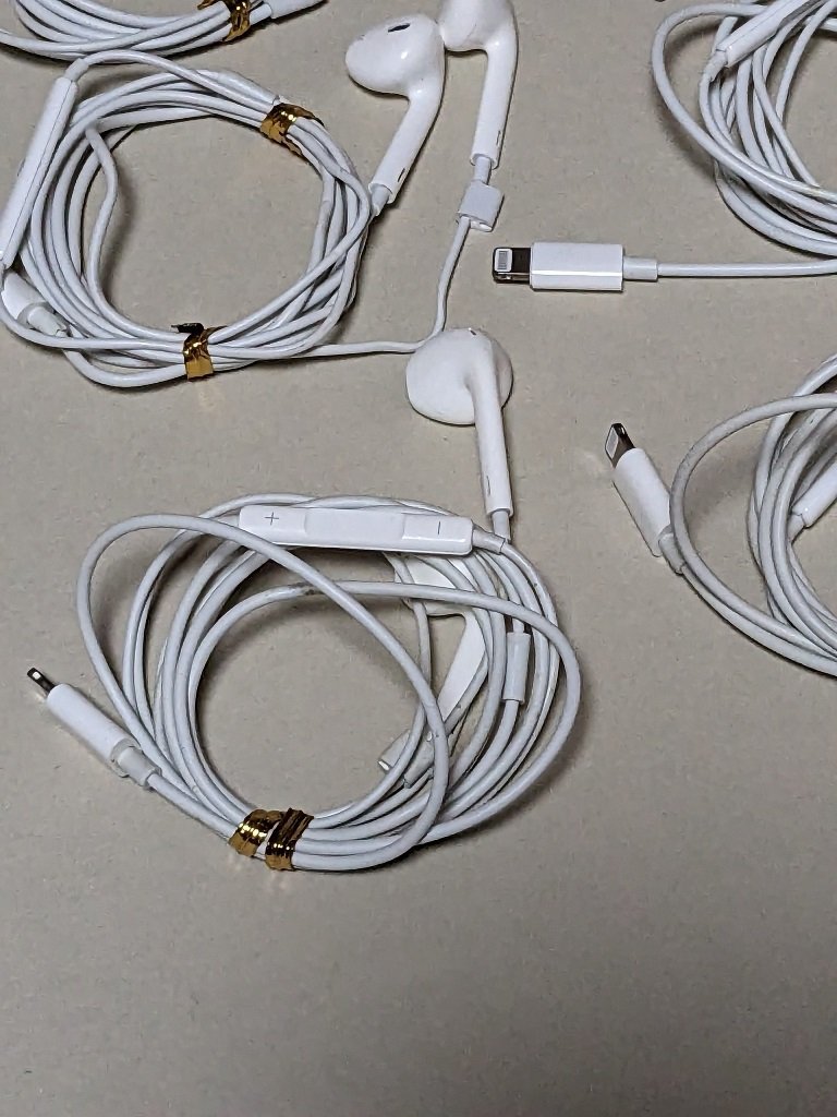 動作確認・清掃済み 純正 Apple earpods リモコン付き 有線 イヤホン 8点セット（A1748 Lightning 6点、イヤホンジャック2点） iPhon 中古_画像10