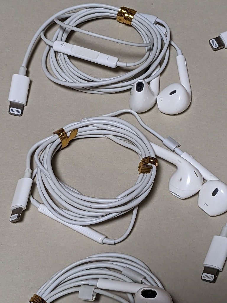 動作確認・清掃済み 純正 Apple earpods リモコン付き 有線 イヤホン 8点セット（A1748 Lightning 6点、イヤホンジャック2点） iPhon 中古_画像2