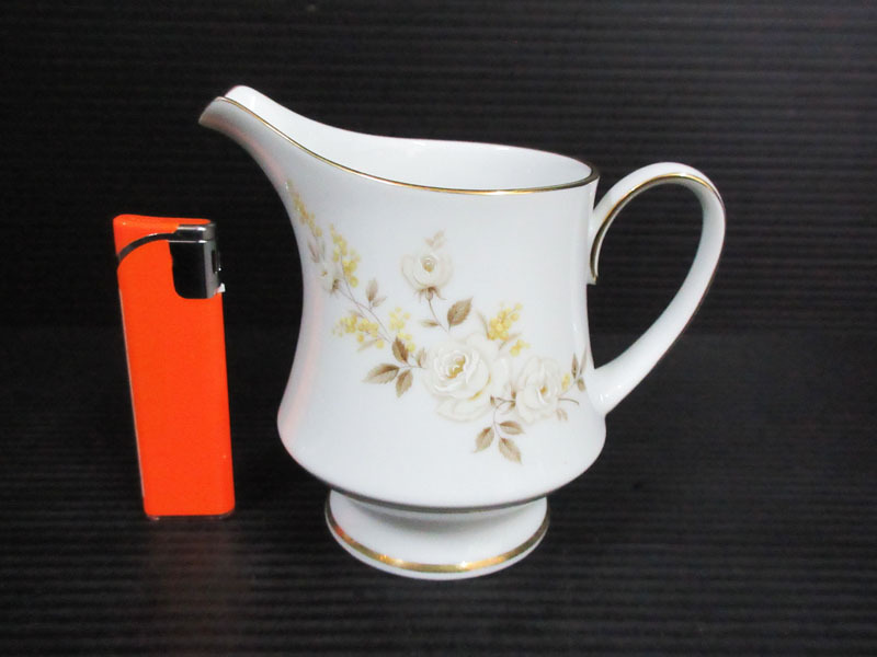 ☆A55 美品 【ティーセット】 Noritake 18点 ノリタケ FIONA 金彩 薔薇 ローズ 洋食器 ティーポット ティーカップ プレート アンティーク_画像4