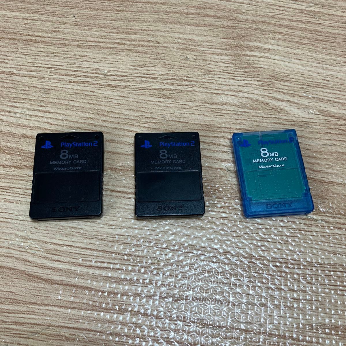 PS2専用メモリーカード MAGIC GATE 8MB 黒2個・スケルトン1個 計 PS2専用メモリーカード MAGIC GATE 8MB 黒2個・スケルトン1個 計
