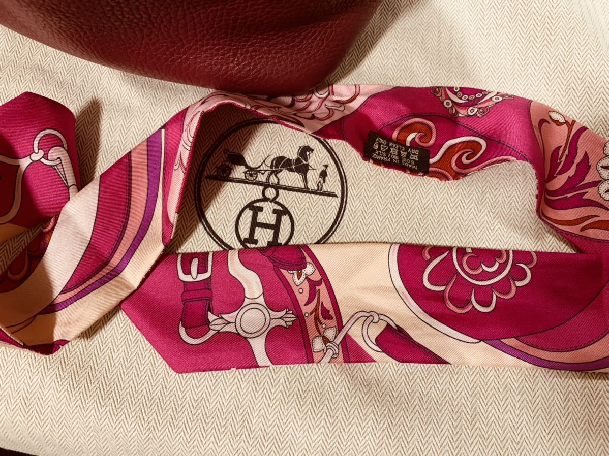 美品 正規品 エルメス ピコタンロック 刻印 ルビー赤 ツイリー 美品 正規品 エルメス ピコタンロック 刻印 ルビー赤 ツイリー