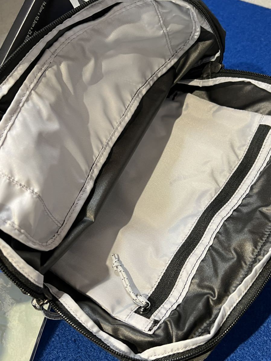 ARCTERYX アークテリクス　INDEX Large Toiletries Bag ラージトイレトリー CarbonCopy 廃盤　定価6000円　税別　新品　タグ付き　未使用_画像3