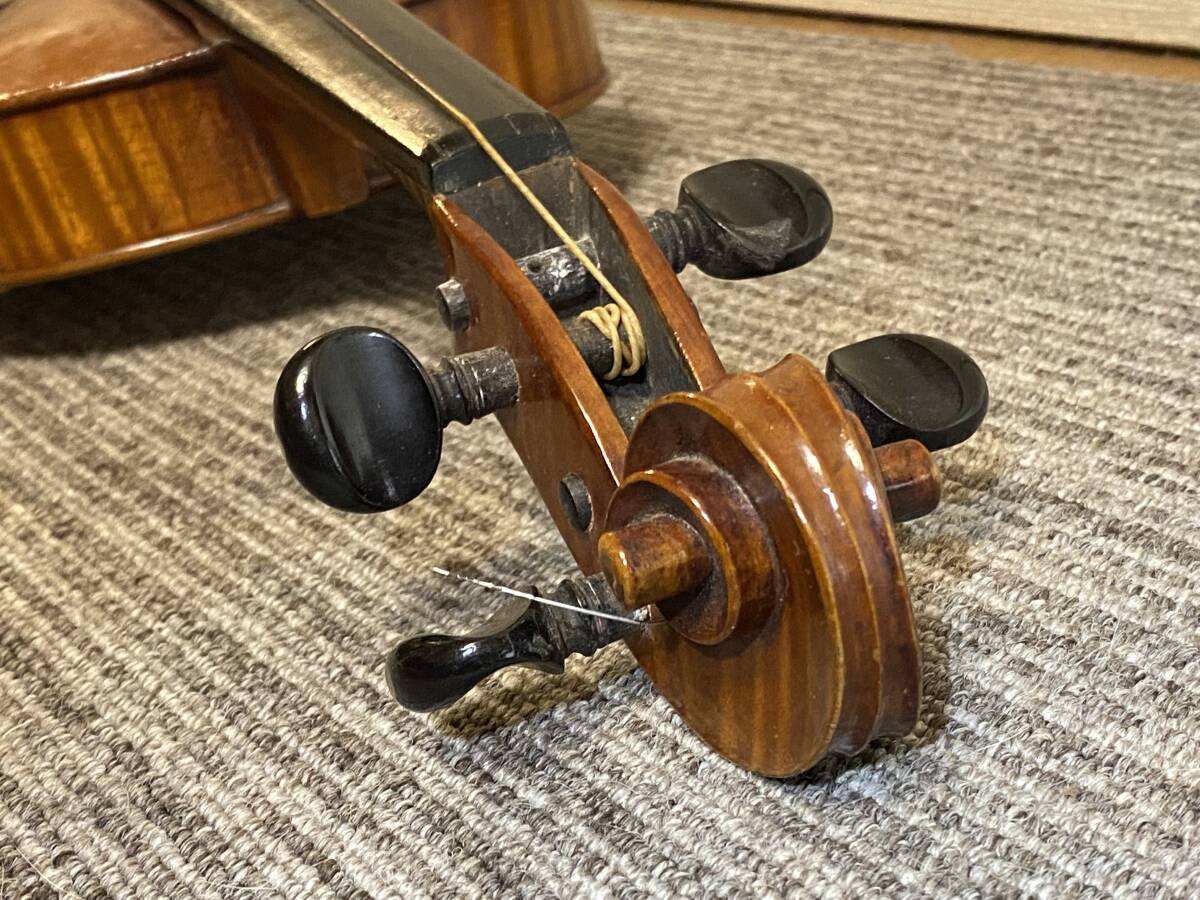 古いバイオリン　TRADE MARK MANUFACTURED BY M.SUZUKI 3012　詳細画像にて・・　【整2-21-5】_画像9