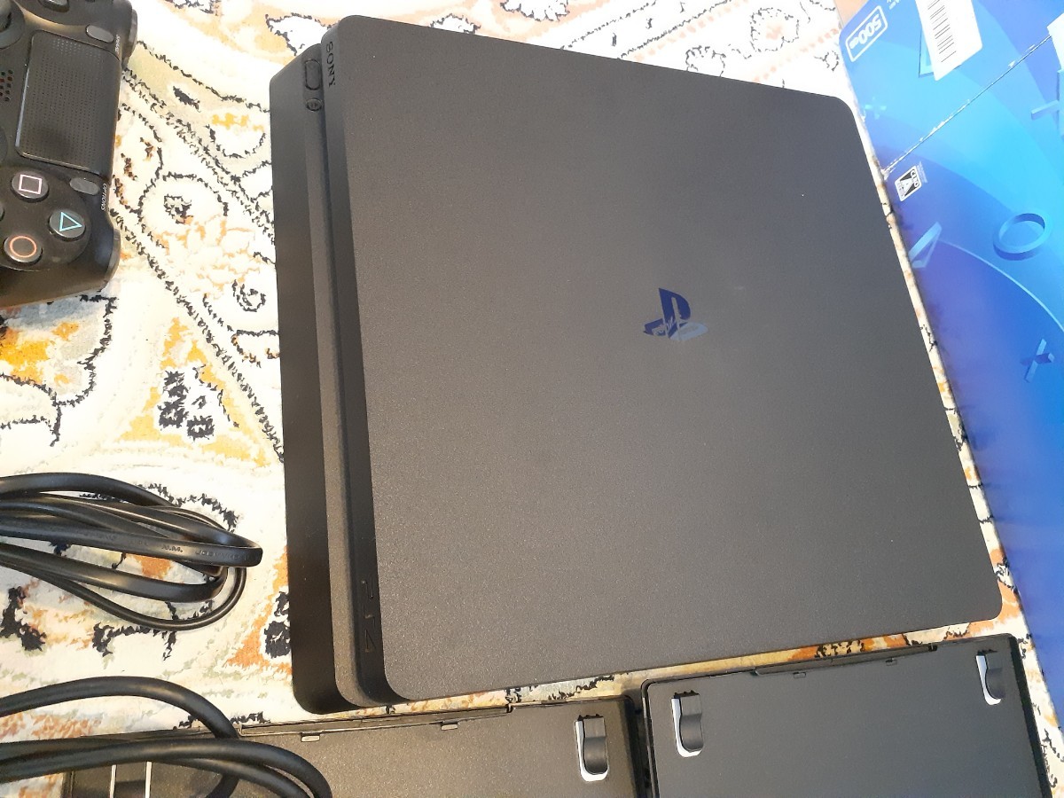 美品　 PS4 　CUH-2000A　本体一式　映画　Blu-ray　ワイルドスピード8 9　おまけ付き　送料無料　 動作品 　ジェットブレイク_画像7