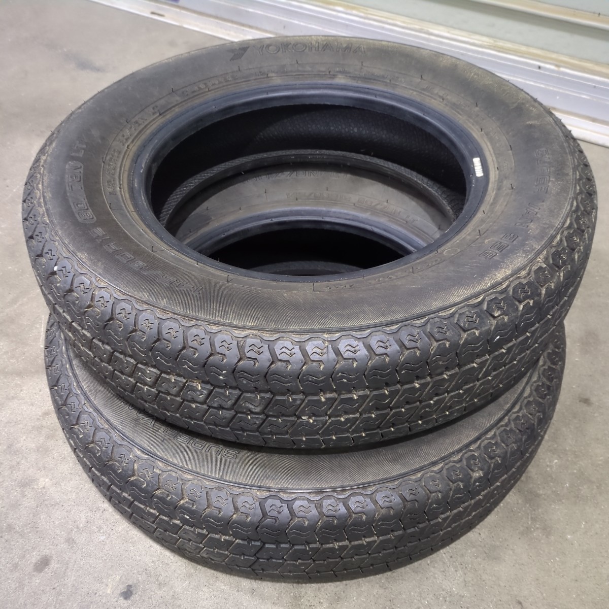 145/80R12 80/78N LT YOKOHAMA SUPER VAN 356 ２本セット②　軽トラックなどに　日曜終了週末クーポン_画像1