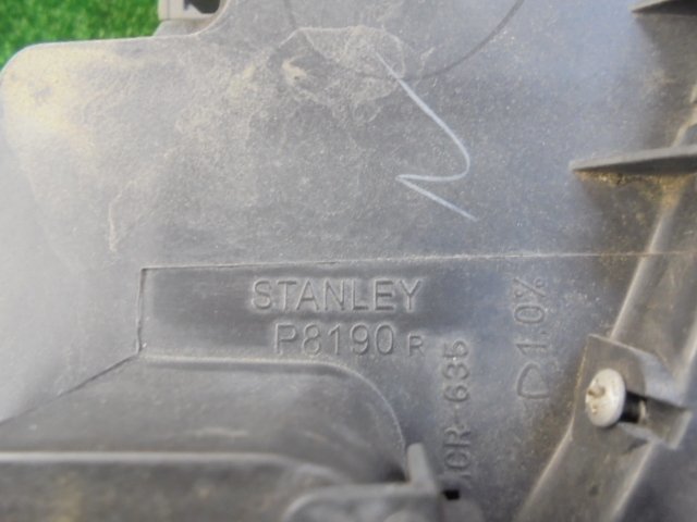 8FB5526 CG5-3)) 日産 キューブ Z12 後期型 15X 純正 ヘッドライト右 スタンレーP8190の画像2