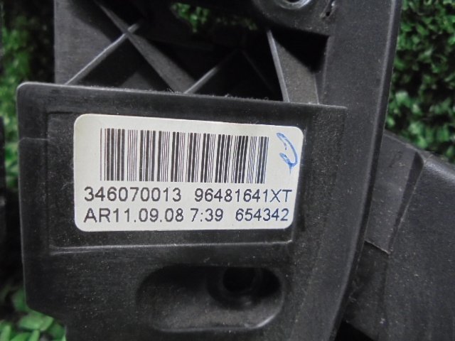 8FB5055 AE2-2)) シトロエン C4ピカソ ABA-B585FTP 2010年 1.6T エクスクルーシブ 純正 パドルシフト_画像2