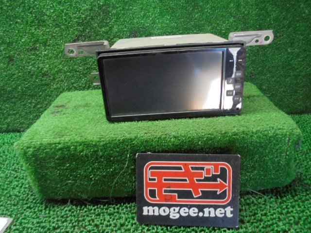 8EQ4523RA5 ) トヨタ プリウス ZVW30 後期型 純正SDナビゲーション　NSCT-W61　2011年_画像1