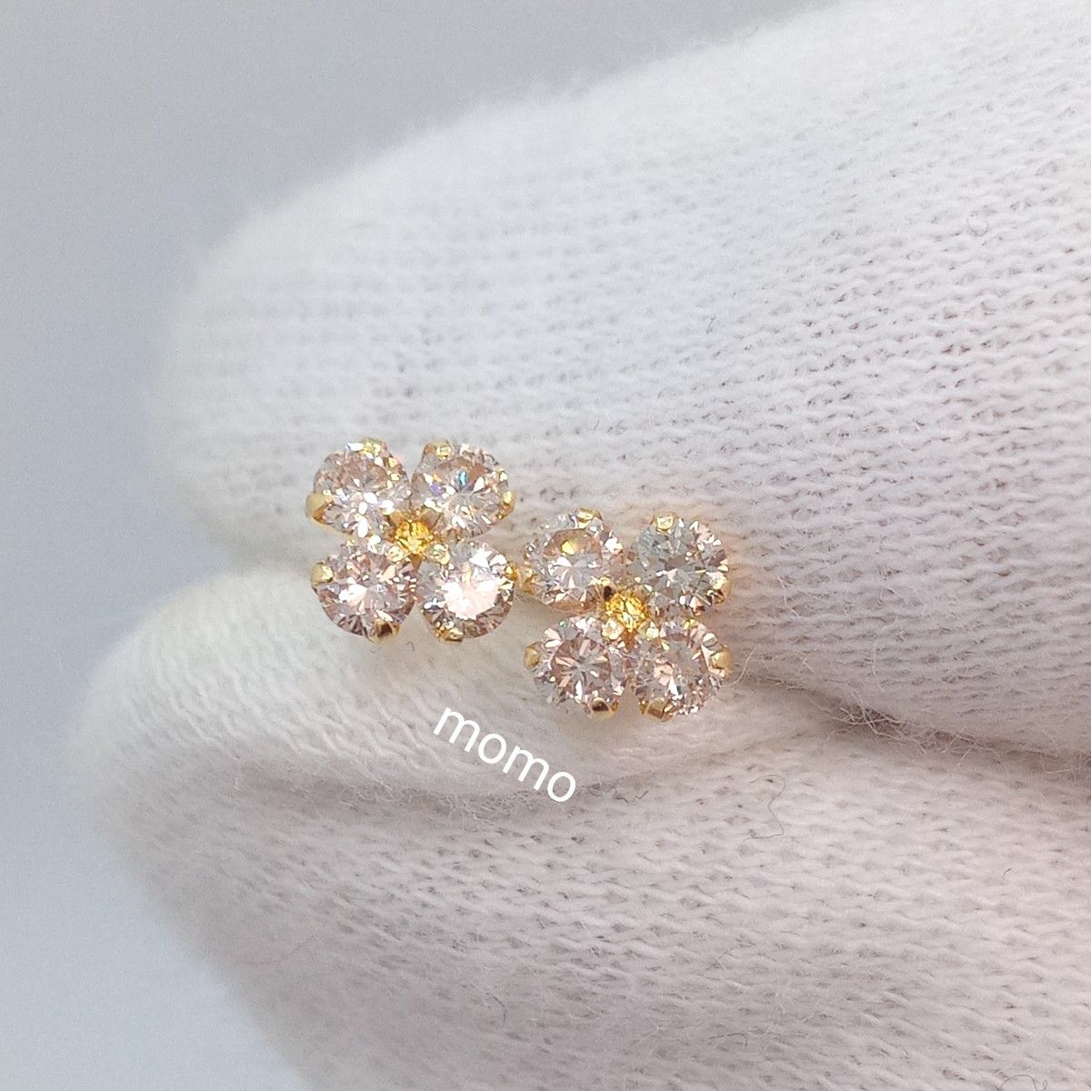 K18YG 天然ダイヤモンドピアス 0.30ct 新品、未使用 鑑別書