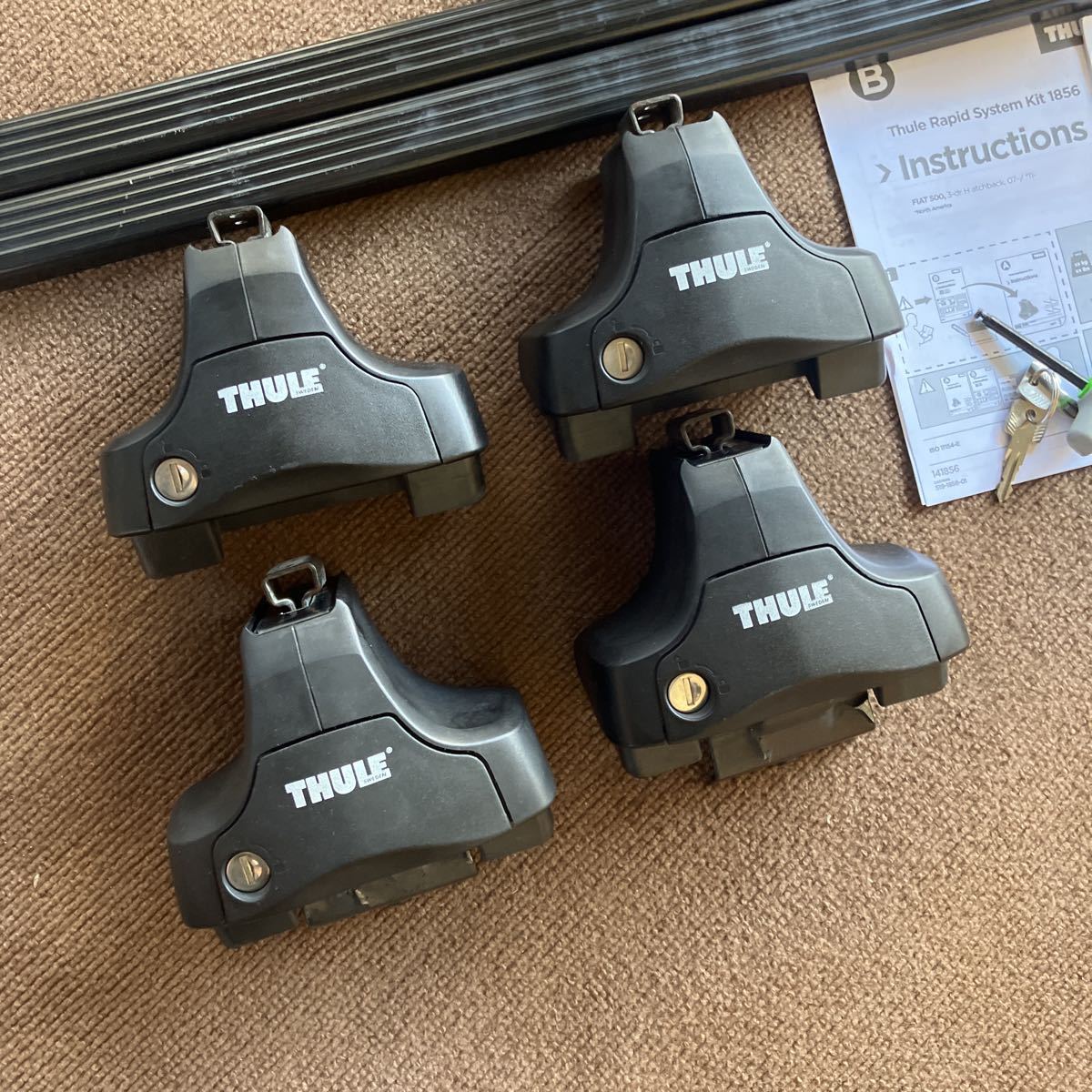  THULE フィアット 500 (チンクエチェント) キャリアベースセット (フット754+バー769+キット1856+アダプター774 ) FIAT 500 3-dr _画像2