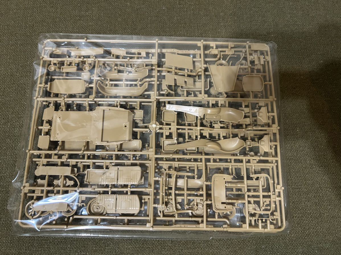 【1/35】ICM ドイツ軍 G4 高官用乗用車 1939 未使用品 プラモデル_画像8