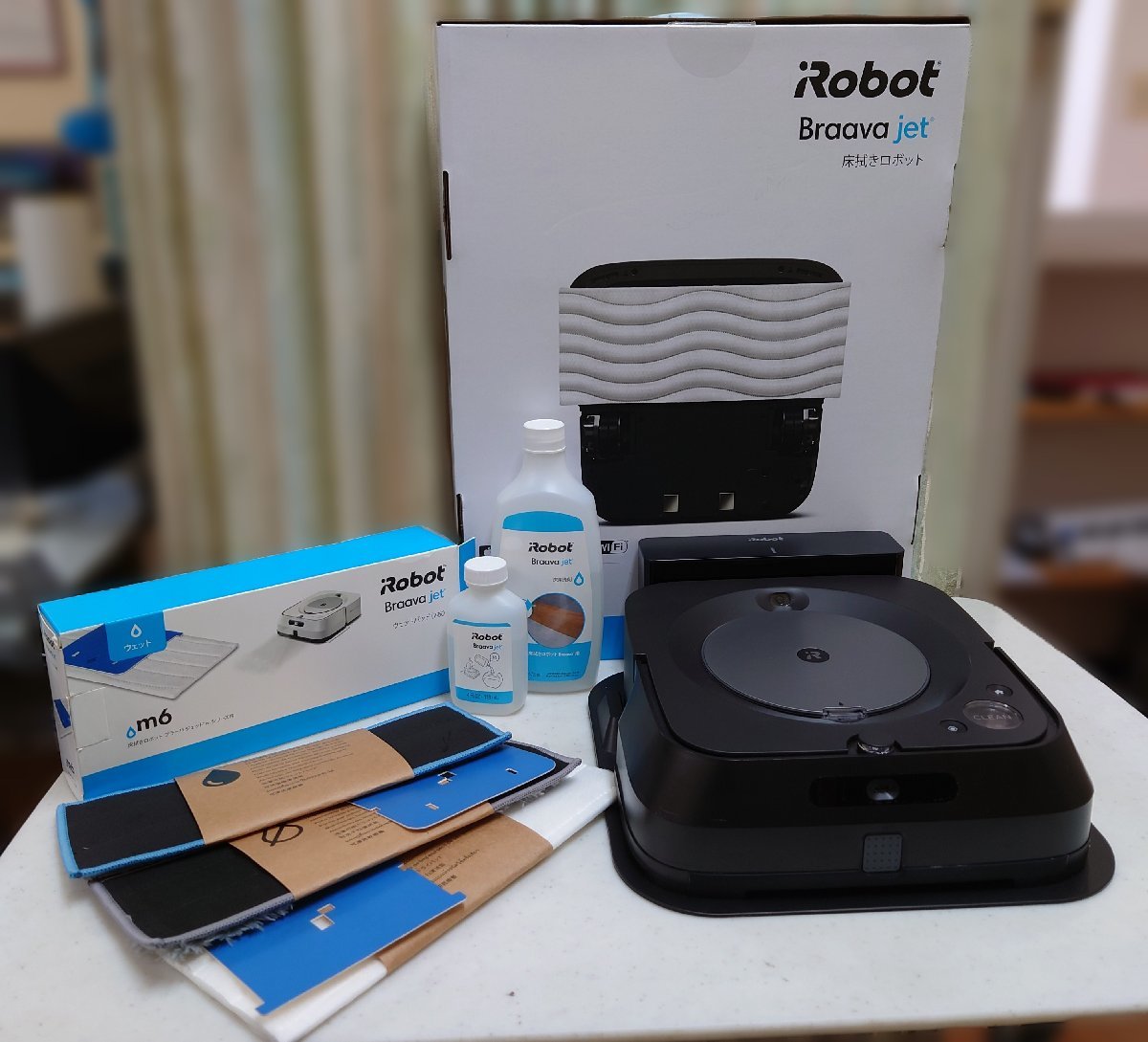 アイロボット(IRobot) ブラーバジェット m6 アイロボット 床拭きロボット 水拭き　ロボット掃除機 m613360グラファイト Alexa対応
