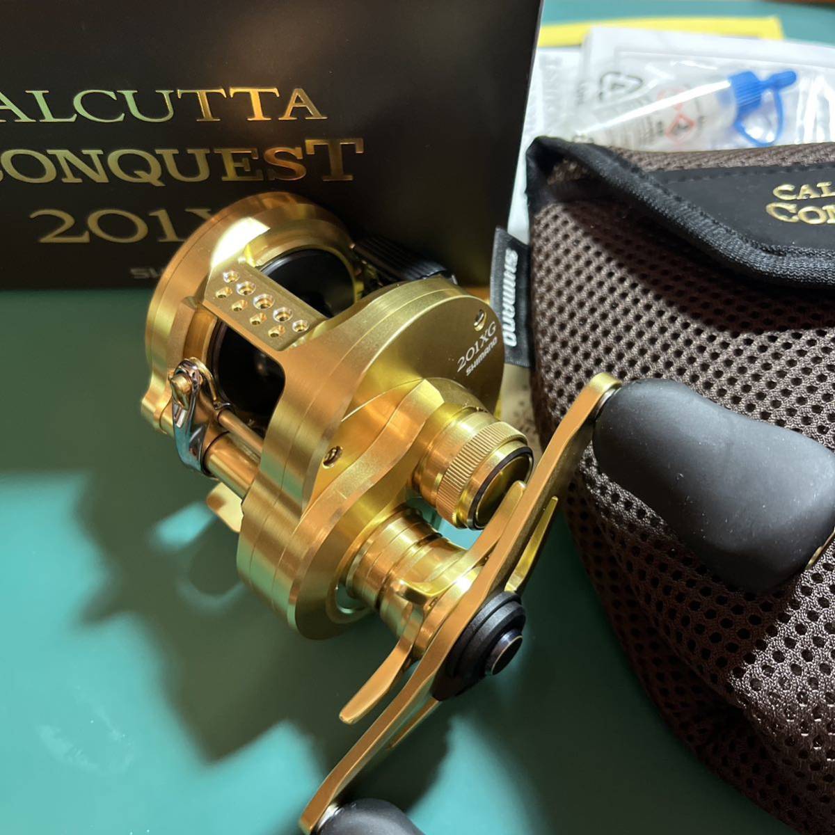 【クーポン使用で5,000円オフ】シマノ　22 カルカッタコンクエスト 201 XG　SHIMANO　CALCUTTA CONQUEST　LEFT　左巻き _画像1