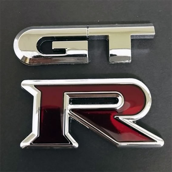 GT-R 3D 金属製エンブレム  シルバー&レッド １個の画像1