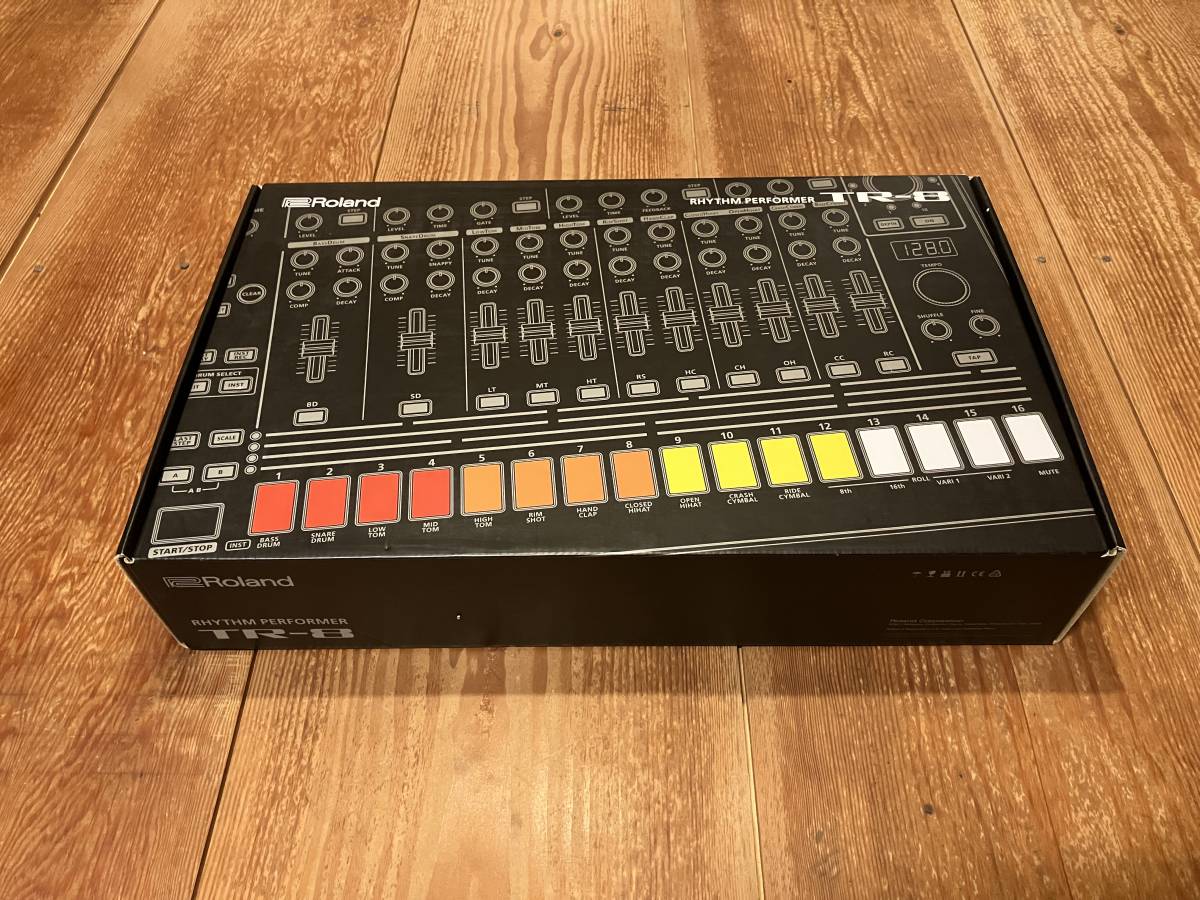 Roland TR-8 ローランド AIRA 7X7-TR8 拡張音源入り TR-808 TR-909 TR-707 TR-727 TR-606 TR808 TR909 TR707 TR727 TR606_画像7