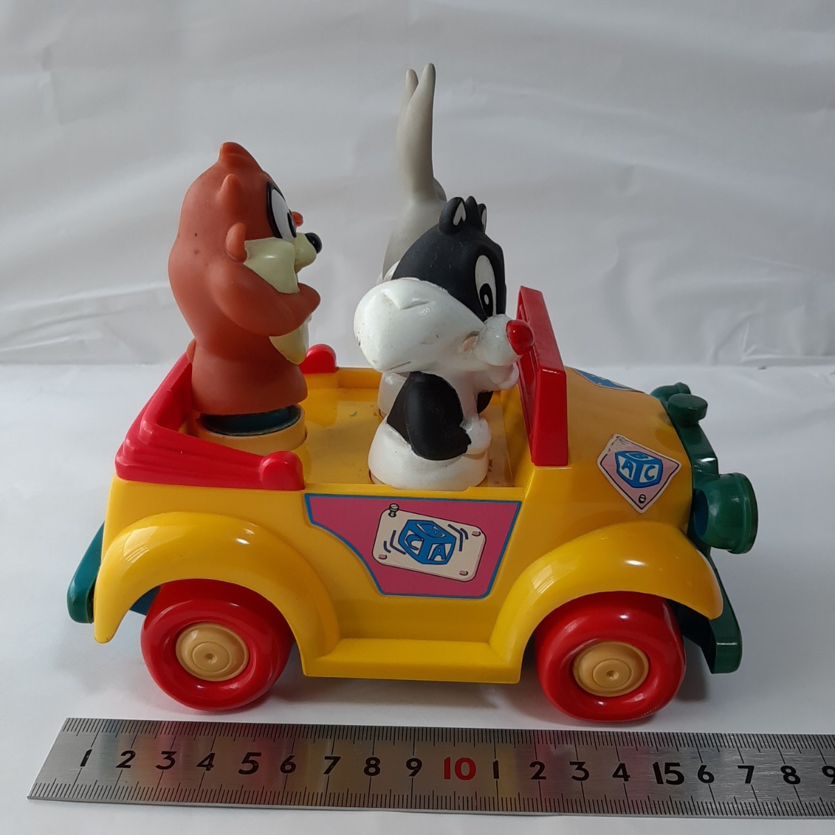 バッグス・バニー レトロ フィギュア ベイビー ルーニーテューンズ TYCO Baby Looney Tunes Vtg. 1994 Wind-Up Toy Car Bugs Taz Sylvester_画像3