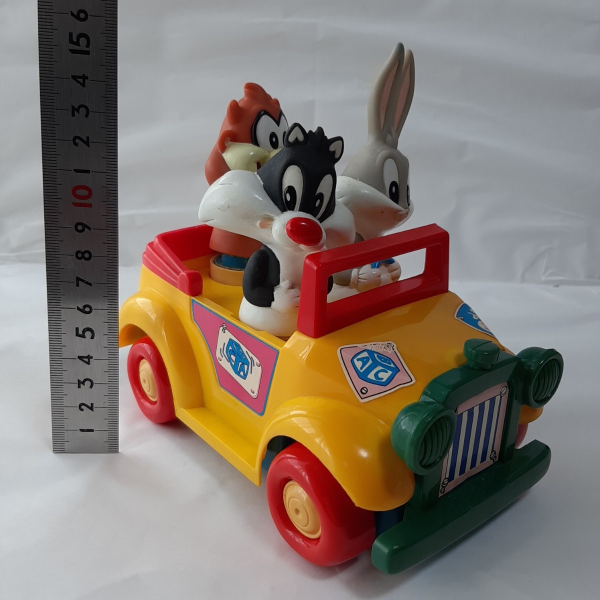バッグス・バニー レトロ フィギュア ベイビー ルーニーテューンズ TYCO Baby Looney Tunes Vtg. 1994 Wind-Up Toy Car Bugs Taz Sylvester_画像1