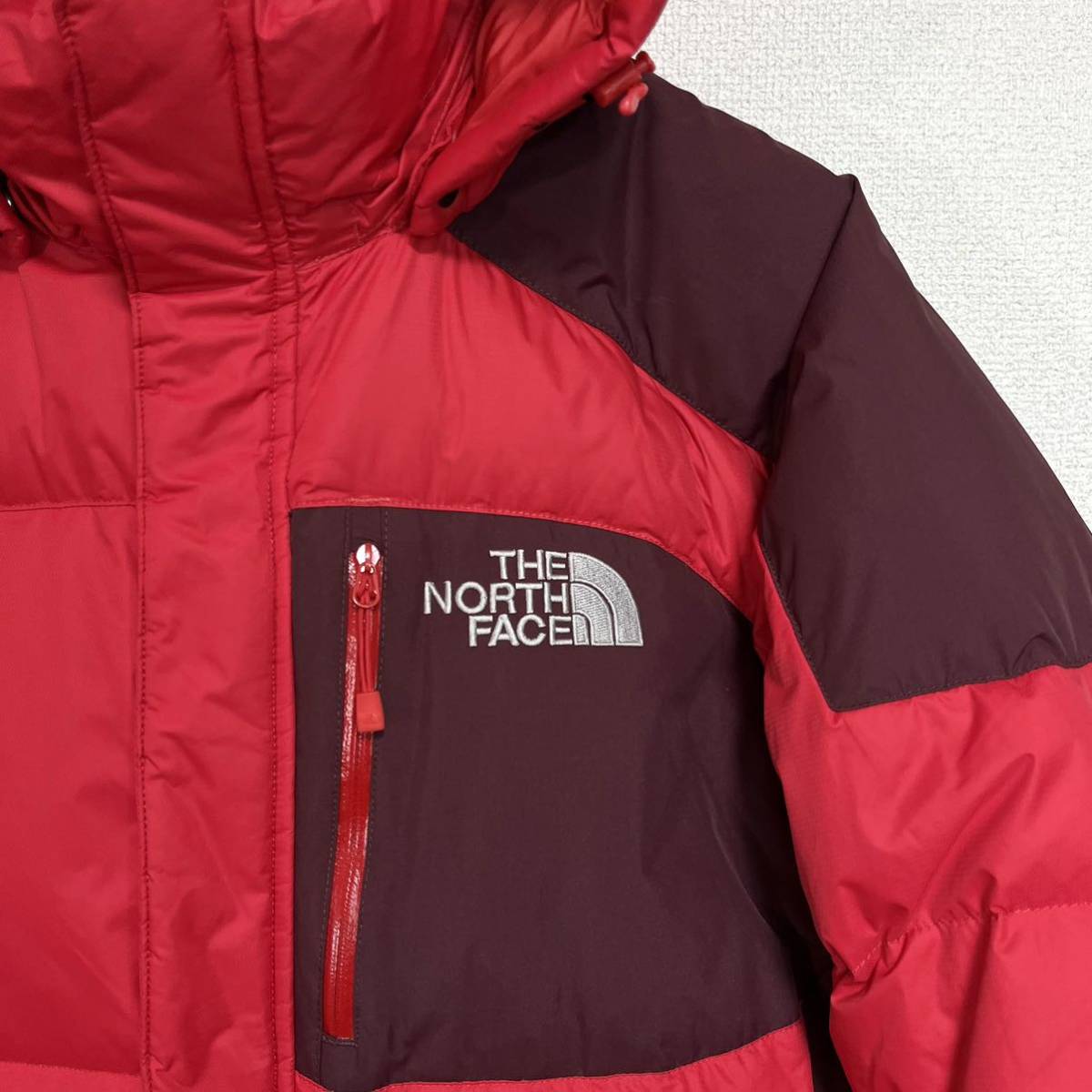 美品人気 ノースフェイス ダウンジャケット メンズM 透湿防水 フード着脱可能 THE NORTH FACE ロゴ刺繍 700FP ヌプシ バルトロライト_画像3