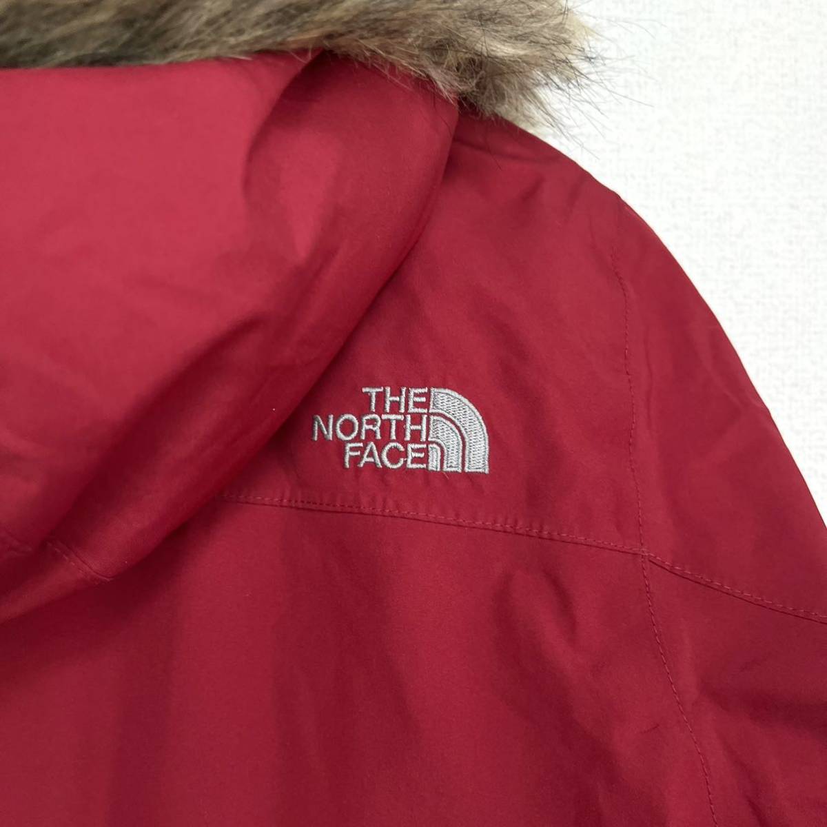 美品最高級 ノースフェイス マクマード ダウンコート レディースS 透湿防水 THE NORTH FACE ロゴ刺繍 ゴアテックス ヌプシ バルトロライト_画像8