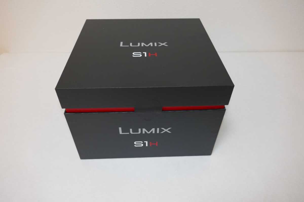 新品正規品 LUMIX DC-S1H Panasonic ミラーレスカメラ 一眼レフ パナソニック製