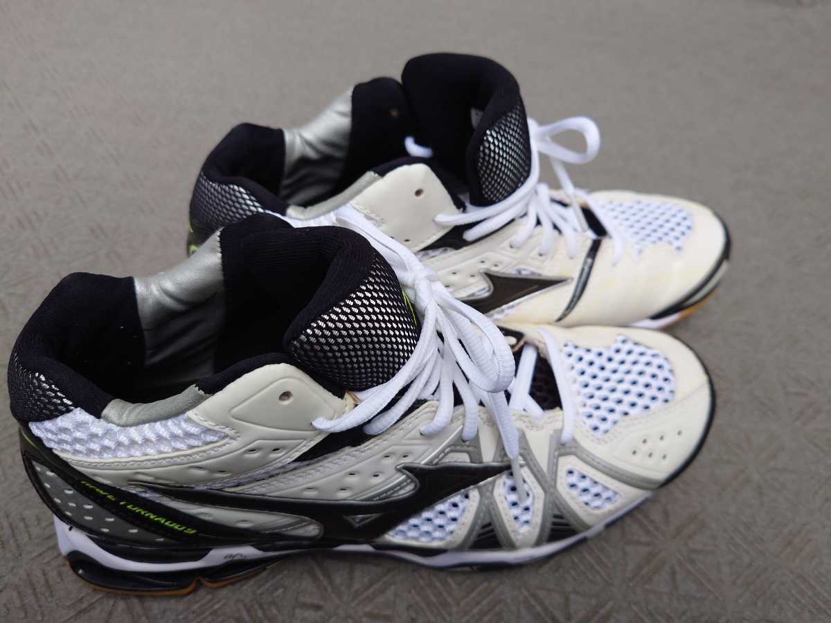 中古美品 MIZUNO バレーボールシューズ ウエーブトルネード9 MID　27.0　V1GA141509_画像2