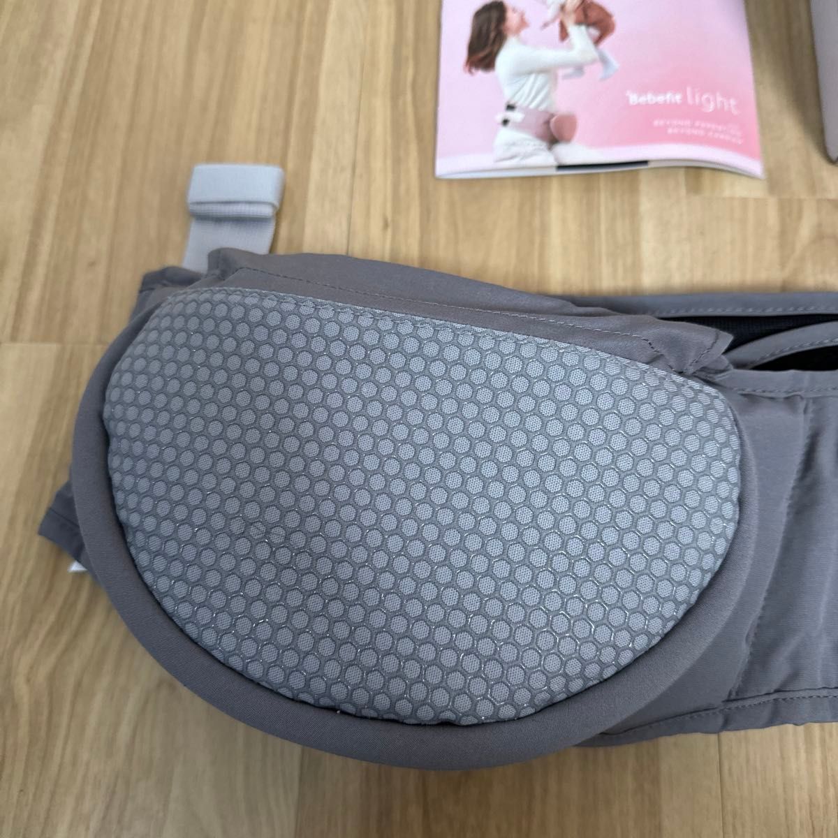 【新品未使用】bebefit light moden gray ヒップシート