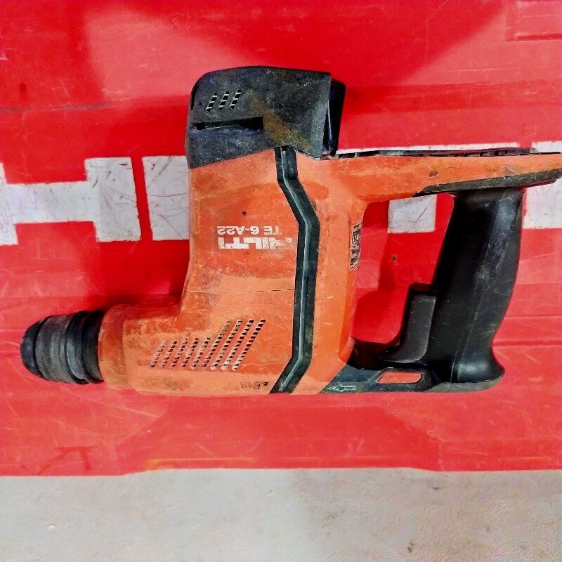 中古使用品 ★ HILTI 充電式ロータリーハンマー TE 6-A22 集じんユニット TEDRS-6-A バッテリー 充電器 ケース付 ★ ヒルティ 集塵の画像3