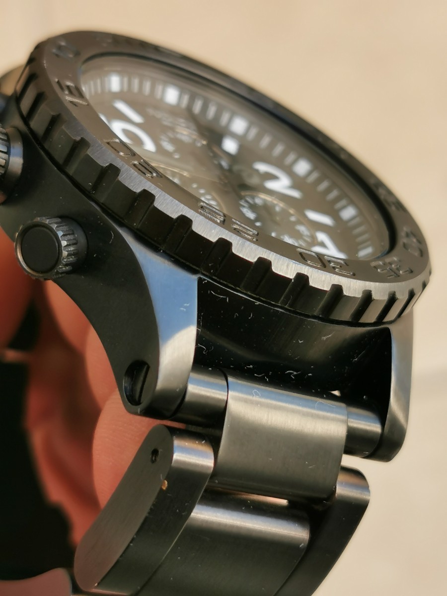 ニクソンのマブいマットブラックなメンズ腕時計 左利き右腕用 レディースも可の画像9