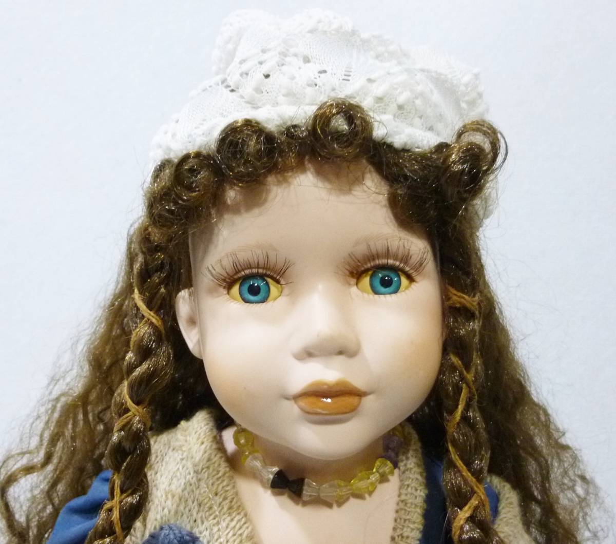 《ジャムルK》Ko0211-205◆送料無料◆ヴィンテージ ビスクドール 少女 約50cm 人形 陶器 レトロ 西洋人形 女の子 青い瞳 茶髪 ワンピース_画像4